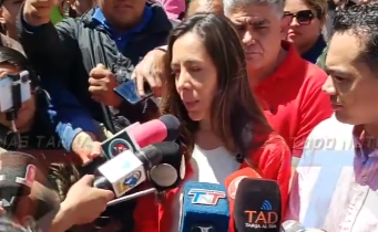 GOBERNADORA ANUNCIA APOYO A EMPRENDEDORES Y ASEGURA QUE SE TRABAJA EN DIGITALIZAR TRÁMITES PARA AGILIZAR LICENCIAS.