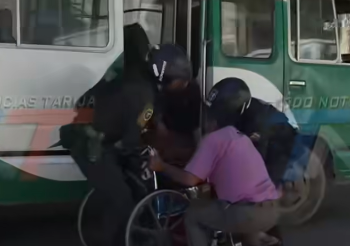 ADULTA MAYOR PRESUNTAMENTE CAYÓ DE UN MICRO; TRÁNSITO INVESTIGA LAS CAUSAS Y ANUNCIA OPERATIVOS PREVENTIVOS